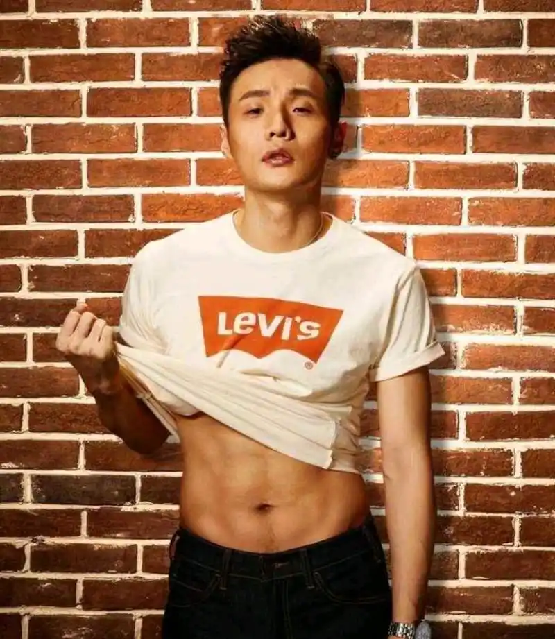 李荣浩的图片集锦