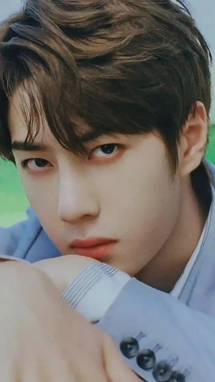 王一博 #王一博高清壁纸#抖音小助手 #锁屏壁纸 - 抖音