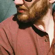 络腮胡子大叔头像霸气范儿叼烟的成熟大叔头像