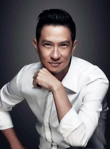 1995年,关咏荷带张家辉见父母,张家辉:她家厕所都比我家大