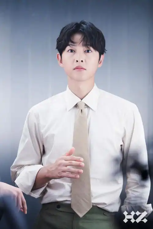 宋仲基lv全球品牌代言人##宋仲基祸乱受邀戛纳国际电影节##不愧是宋