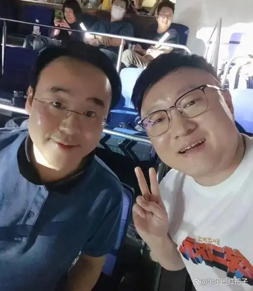 大瓜!曝大厂ceo包养女员工,女方小其20岁,肤白貌美身材火辣