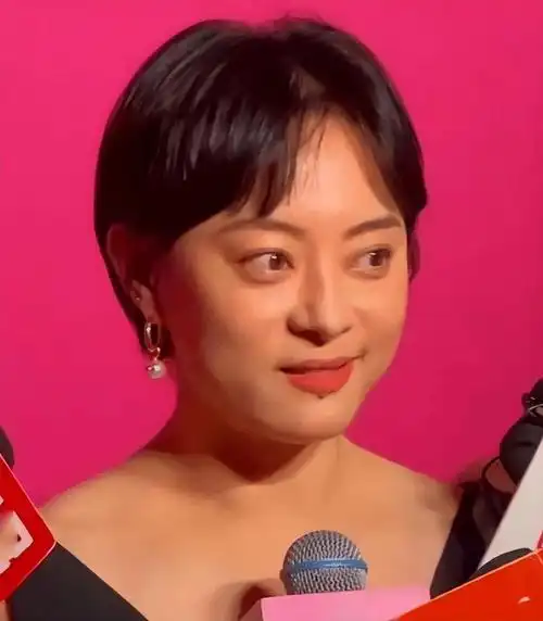 回顾发腮眼睛凸一毛不拔做慈善40岁的孙俪中年危机刚刚开始