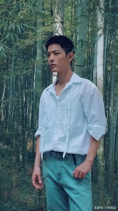 肖战写真新花絮发布,还被绊了一跤,工作室为高清版连发2次