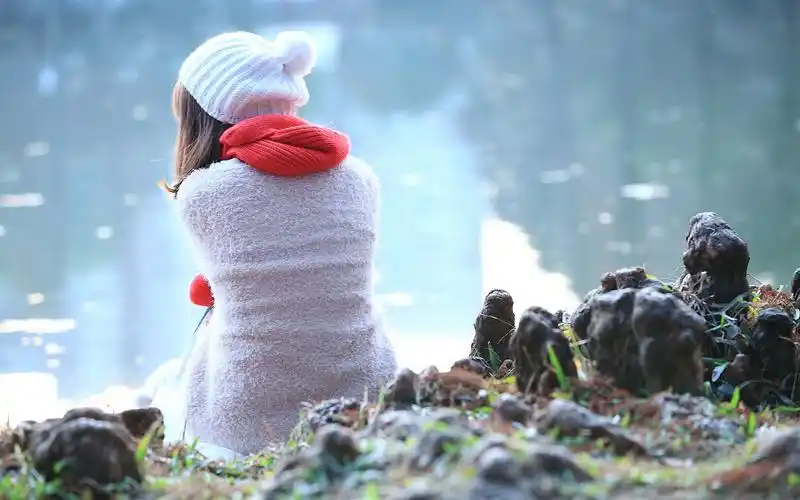 冬季可爱的姑娘写真图片桌面壁纸-美女壁纸-壁纸下载-美桌网