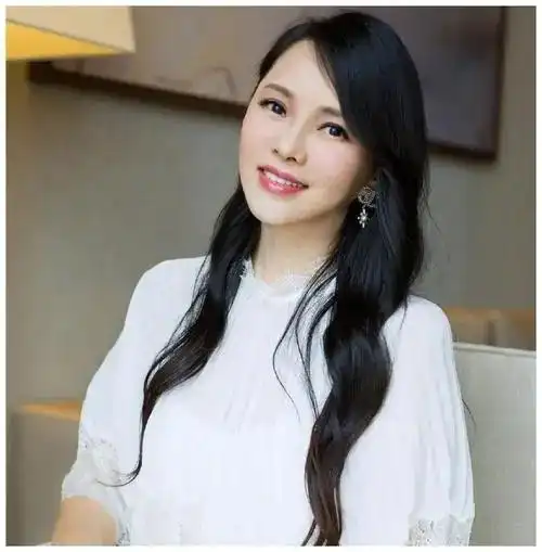 婆媳罕见同框,张嘉欣美貌不输伊能静_张正芬_哈林_小哈