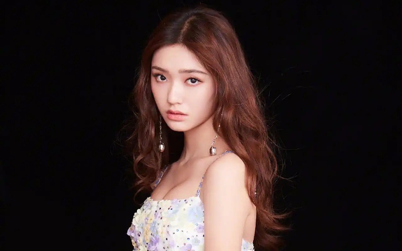 林允性感迷人写真图片桌面壁纸高清大图预览1920x1200_大陆明星下载