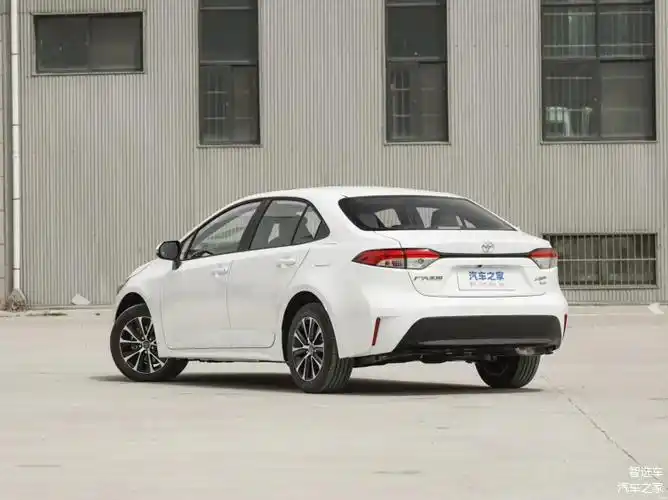 售价不变升级1025英寸中控屏新款广汽丰田雷凌12t车型上市