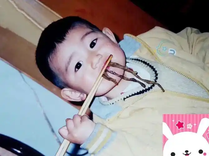 [tfboys][分享]150512 王源童年照大合集 从小就爱笑