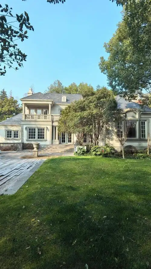 大花园的独栋别墅,山水世纪,纯地上2层,304平,美式装修一年.