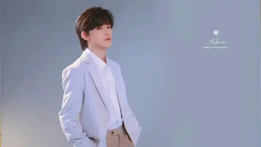 各位小海螺们有没有宋亚轩的高清神图吖