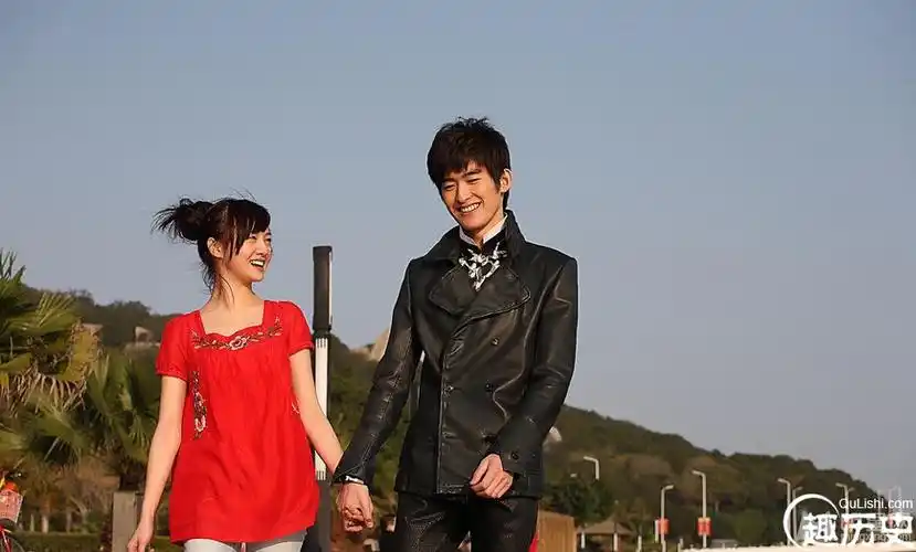 张翰晒与郑爽甜蜜合影 亲昵叫其小怪物(14/16)