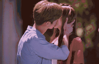 还未成年就拍吻戏的明星最后一对相差14岁网友不忍直视