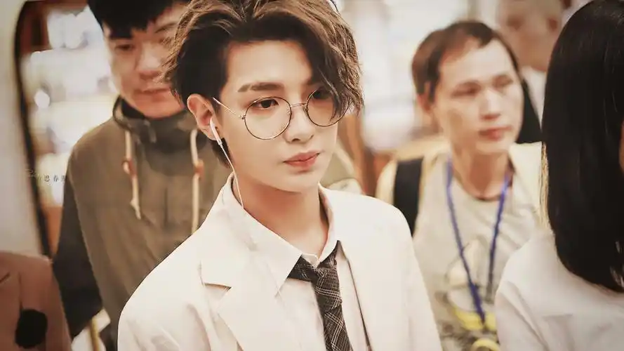 justin黄明昊【181005 完美的餐厅】图见水… - 堆糖,美图壁纸兴趣