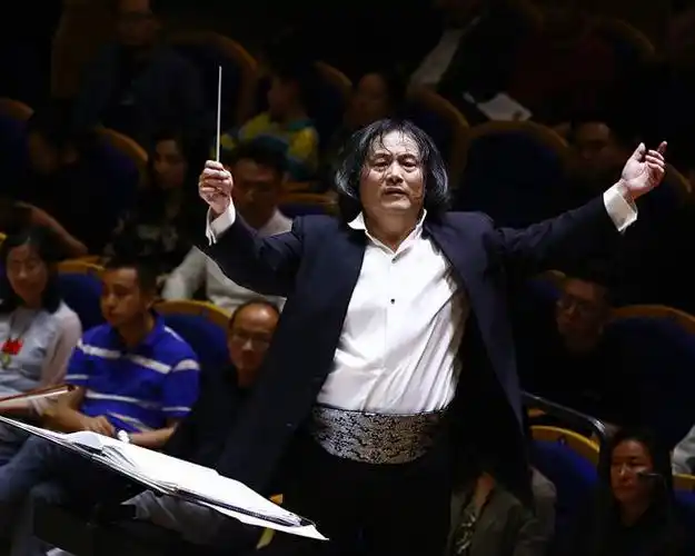 著名指挥家汤沐海