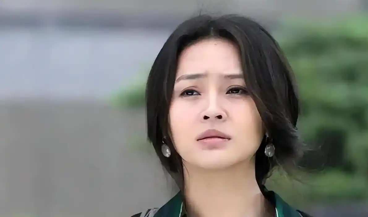 有种"整容"叫于明加结婚,老公胡俊变化不大,她却像变了一个人