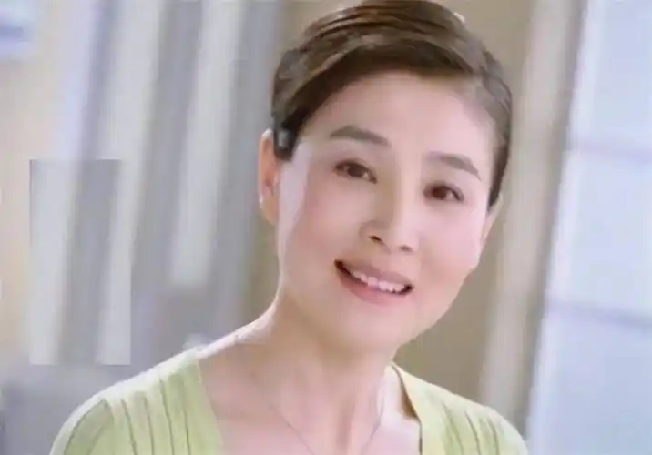 国民女神赵明明为家庭隐退遭丈夫背叛现状如何