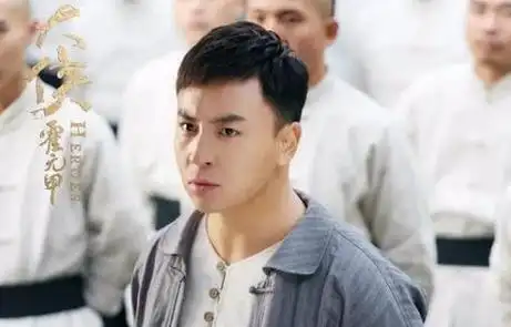 《大侠霍元甲》释小龙饰演的陈真什么时候上线出场?