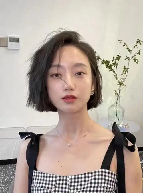 剪掉你的长发吧!今夏流行这3种"齐耳短发",时尚减龄还显脸小
