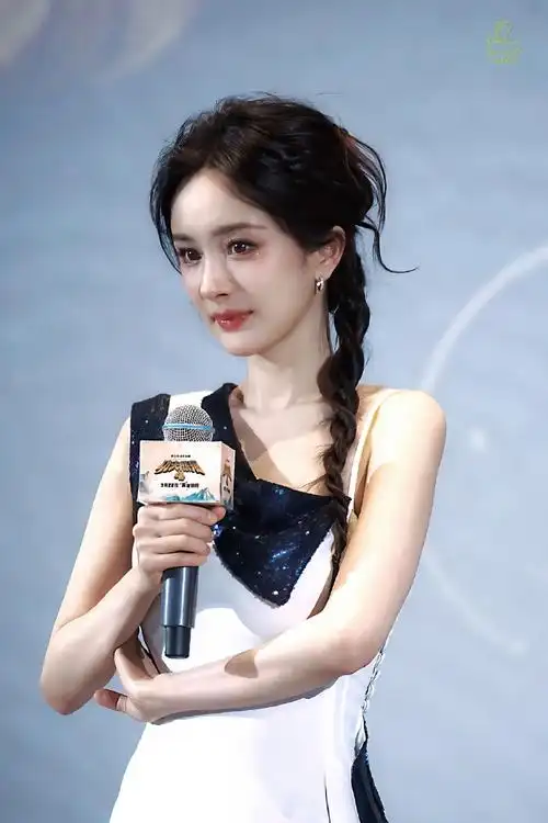 #杨幂全球高定首穿##杨幂配音功夫熊猫4小真##黄渤杨幂同框#