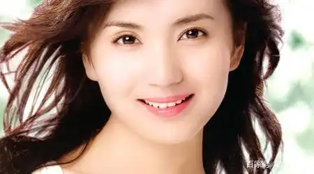 陈好的迷人主要靠一双眼睛.她眼睛生得极美.