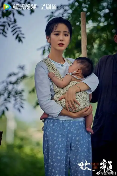 佟丽娅新剧笑容开关是张译