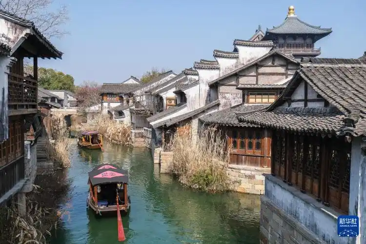 江南古镇展现水乡年味