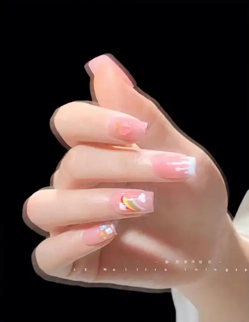 夏日小清新彩虹显白美甲