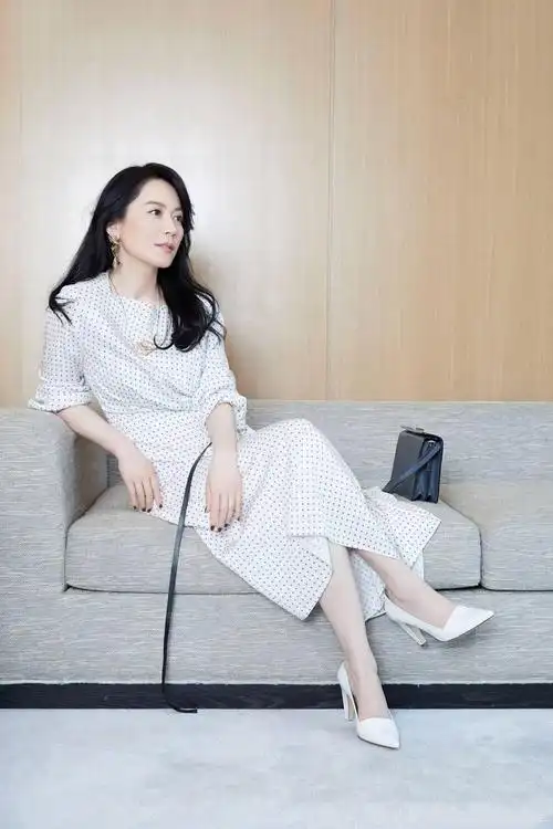 虽然50岁的俞飞鸿感情生活依然没有着落,不过就她个人的想法而言,宁愿