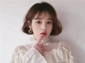 内扣波波头短发发型图片 女生最好看的短发发型