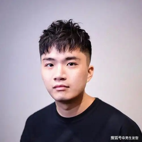 男生剪"短烫"发型超好看!简单帅气的造型,让你的颜值也提升_头发