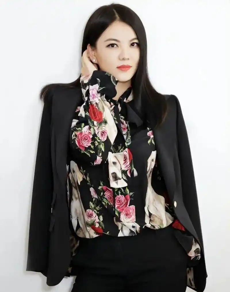 8月31日,艺人李湘高调发布动态,她宣布自己已经退休了,未来的日子她