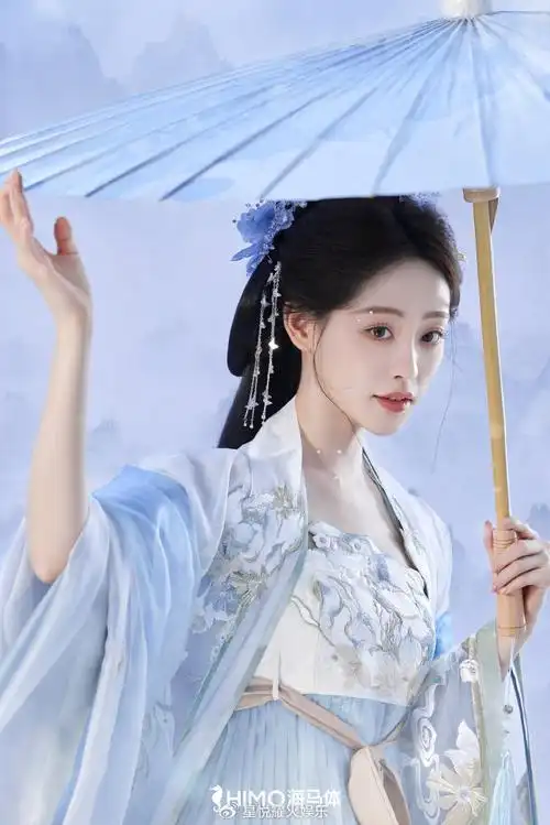 祝绪丹国风写真惊艳亮相,多款造型美轮美奂,完美诠释东方美学