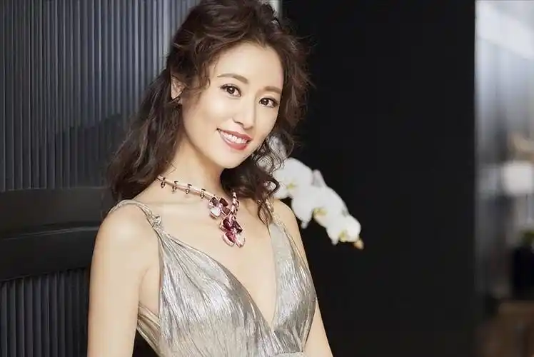 林心如:因出席活动疑没穿内衣,被彻底扯下遮羞布!_网友_霍建华_生活