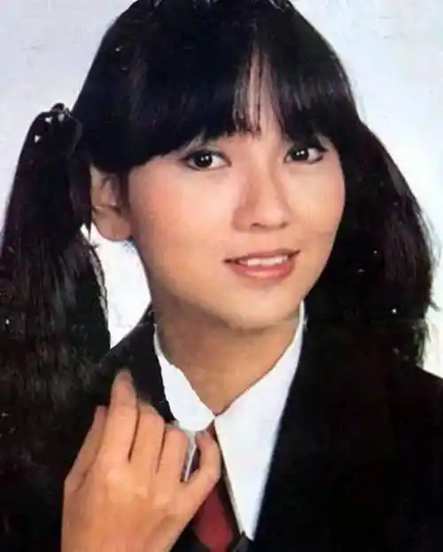 天生俏丽静雅宜人赵雅芝12张少女时期的老照片欣赏