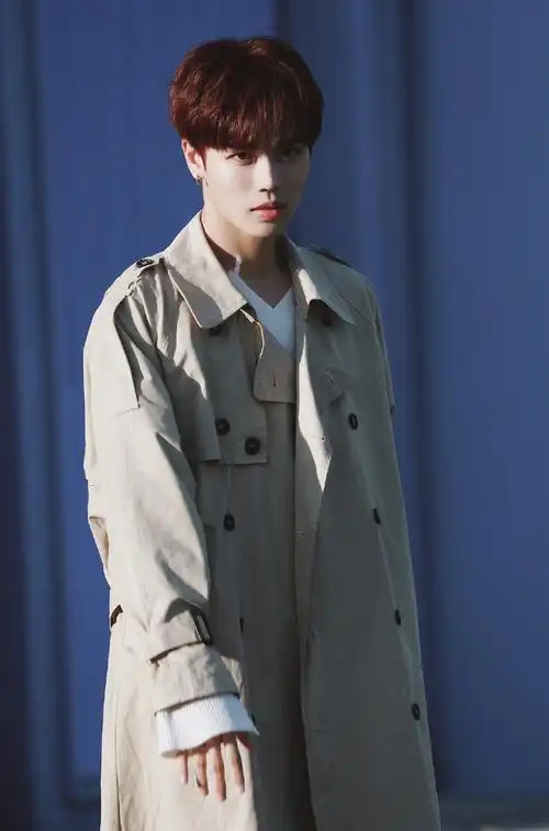 林彦俊帅气图片林彦俊街拍图片