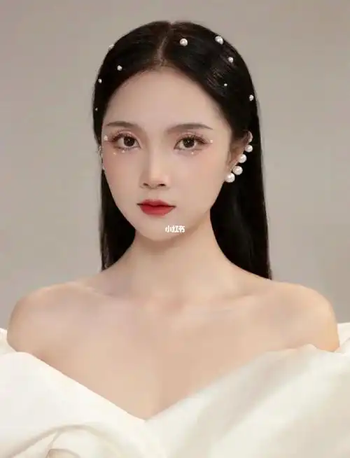 要求,免费提供饰品承诺:1:婚礼当日的贴心服务2:化妆用具干净卫生3