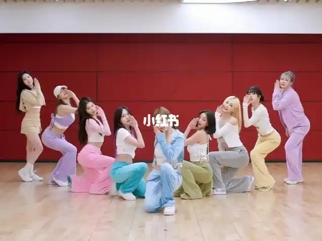 twice九人九色talkthattalk练习室