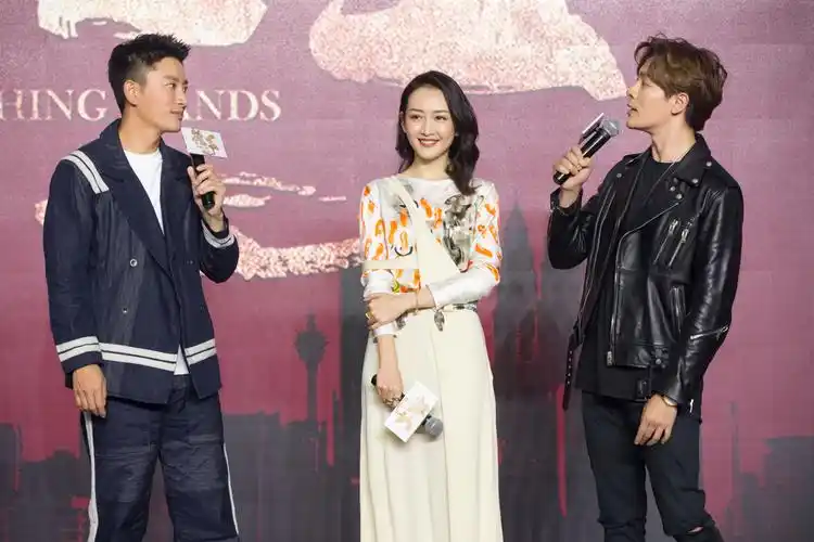 贾乃亮亲昵称王鸥为欧子大赞她性格大气敞亮