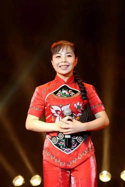 【转载】【好歌精选】王二妮专辑:爱陕北(13首)