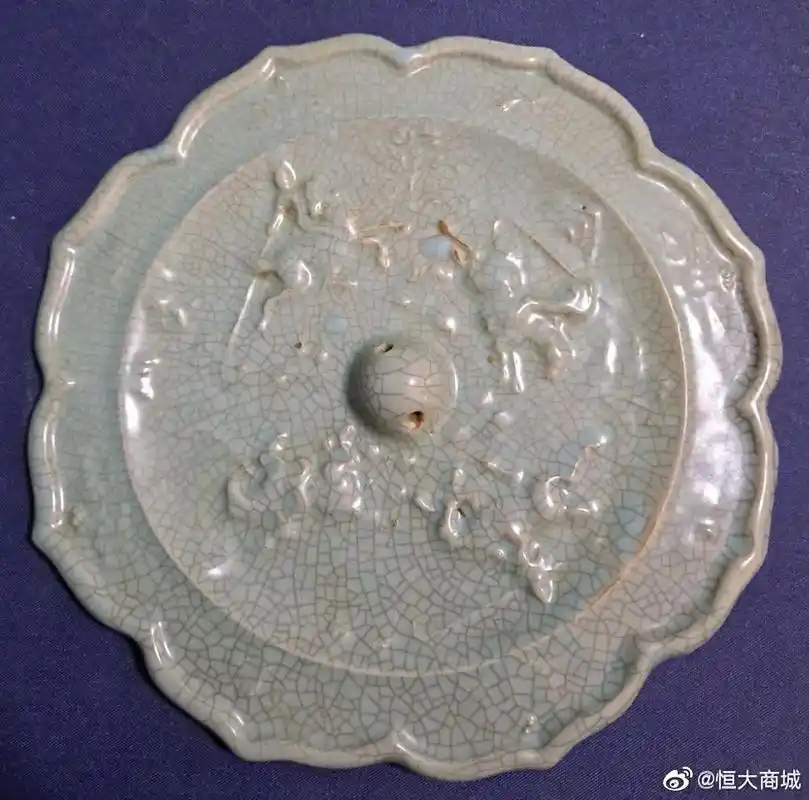 宋代汝窑青瓷仿唐代青铜镜一对,直径17.3厘米,采用三个支钉 - 抖音