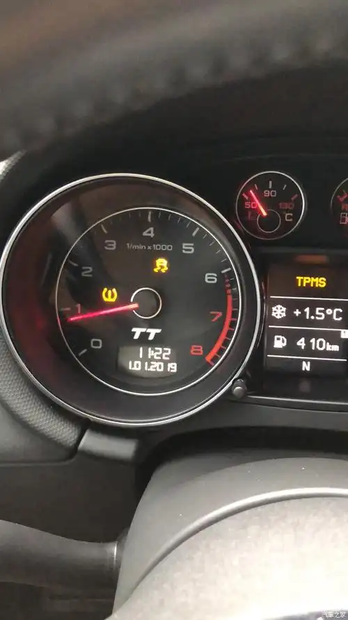 行驶过程中突然出现异常标志