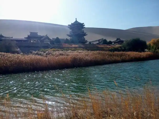 【携程攻略】甘肃鸣沙山月牙泉景点,鸣沙山月牙泉如此之美,只能以震撼