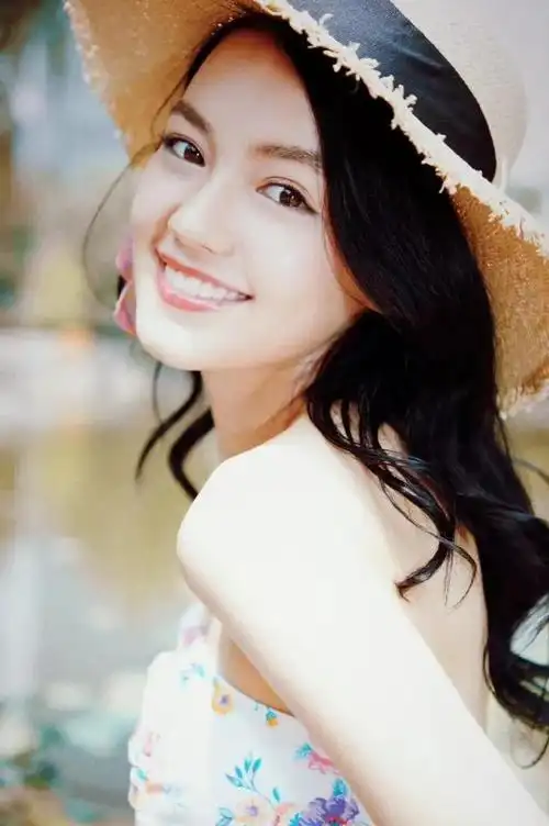 精美图集中国平面时尚女模特李诗颖