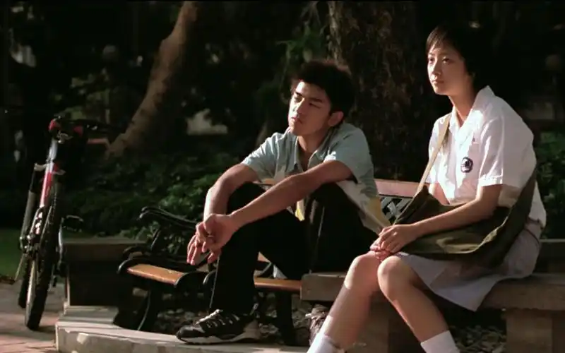 蓝色大门我是女生我喜欢男生青涩年代的陈柏霖和桂纶镁