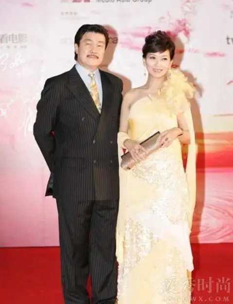 赵雅芝现任老公黄锦燊