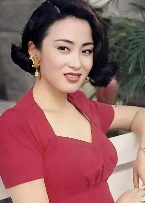 张敏:周星驰御用女主,昔日荧幕佳人,今56岁健康令人担忧