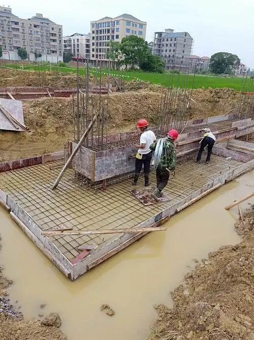 谢家滩特色小镇一二号楼基础承台验收