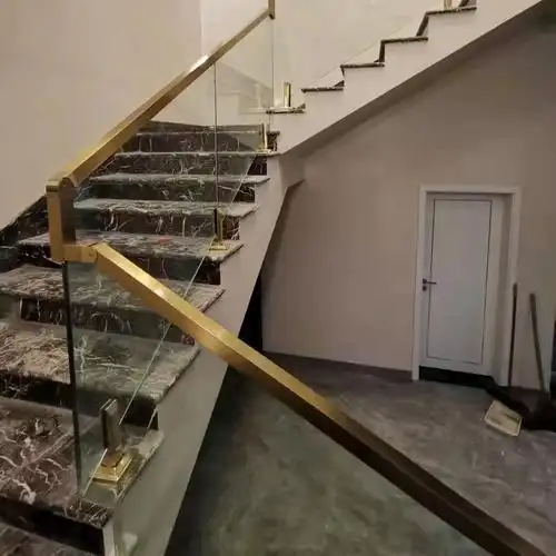 不锈钢焊接连接固定现代轻奢室内外玻璃楼梯扶手楼梯扶手