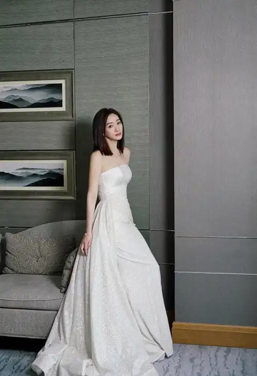 44岁的李小冉身材好到爆好身材是天生的吗后天努力更重要